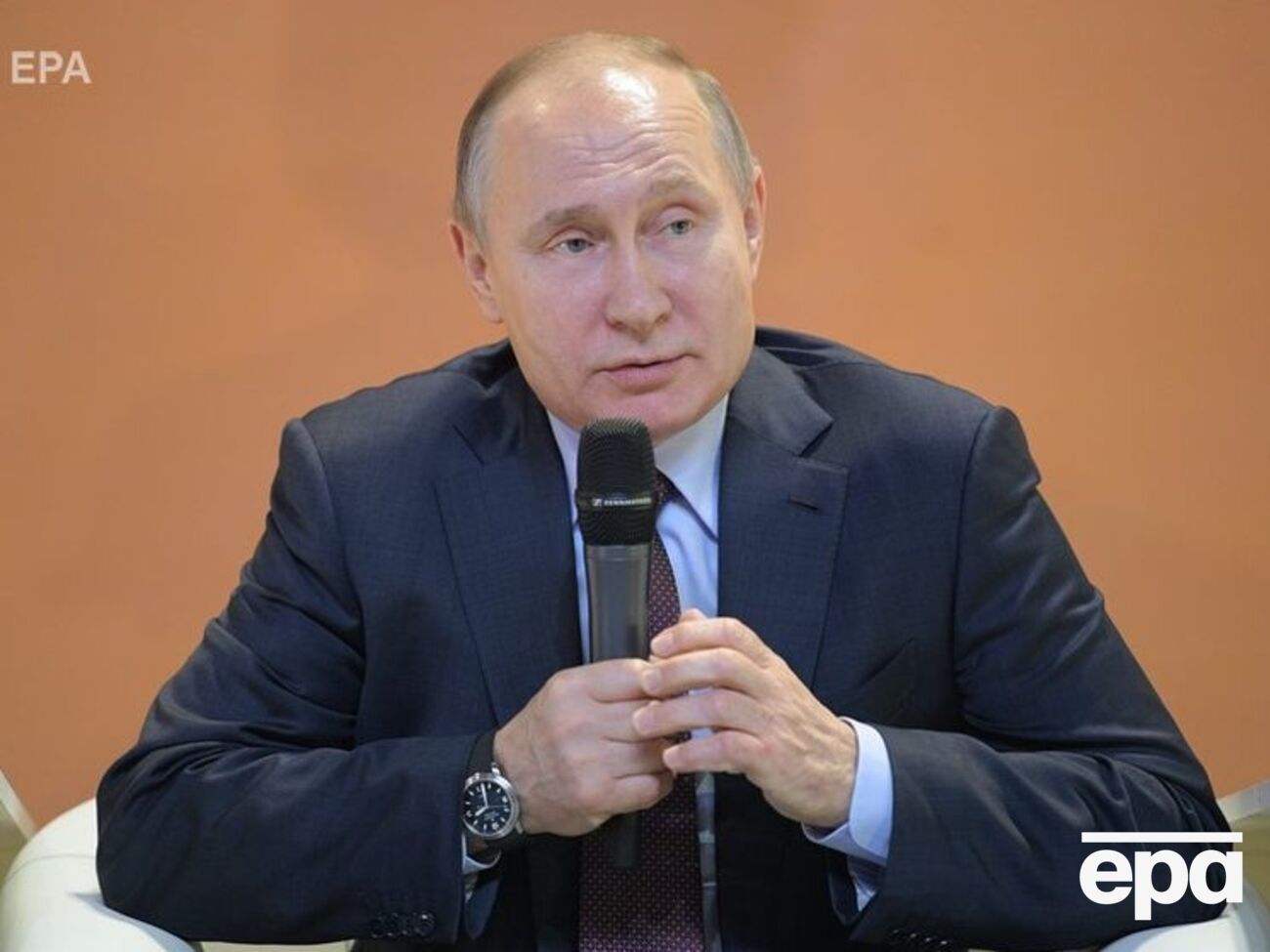 Путин: Мало&nbsp;ли в&nbsp;России известных людей? Он не&nbsp;государственный чиновник, он не&nbsp;состоит на&nbsp;государственной службе, это просто частное лицо