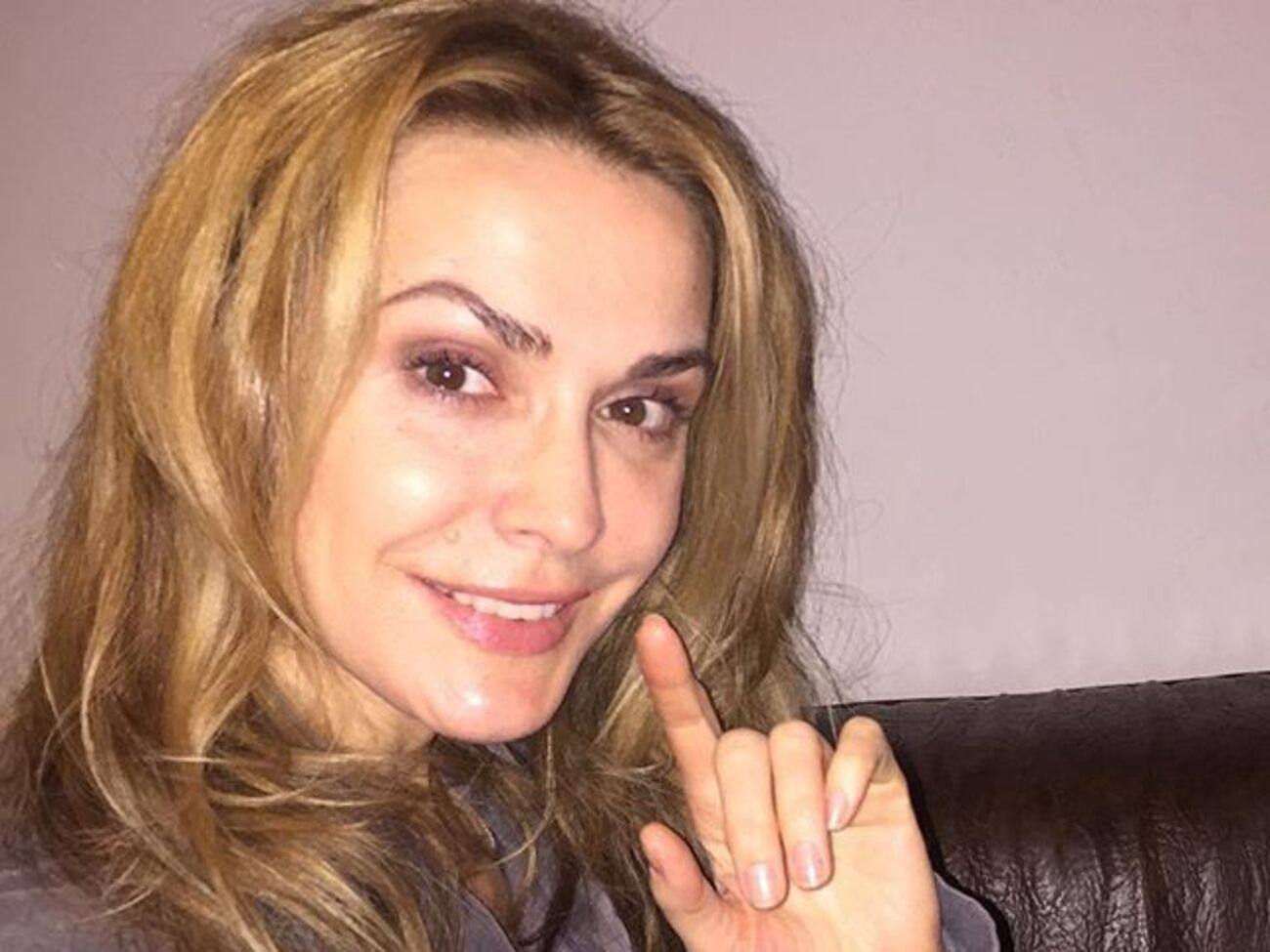 Сумская обнародовала снимок дочери от второго брака