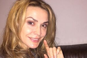 Сумская обнародовала снимок дочери от второго брака