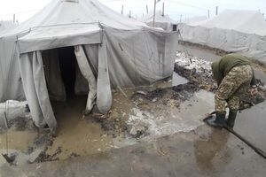 Палатки оказались подтоплены