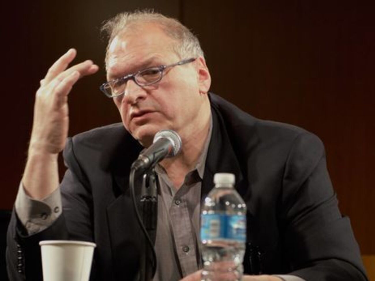 Felshtinsky:&nbsp;Assassination by poison, as compared to assassination by fire arms, always complicates the investigation