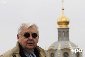 Табаков родился 17 августа 1935 года в Саратове