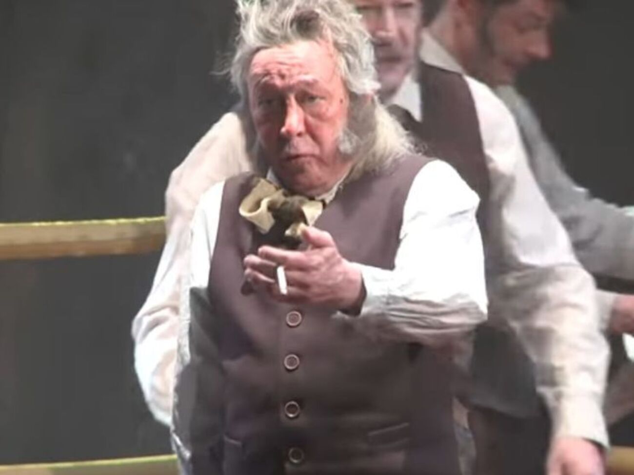 Ефремов ответил зрителям нецензурной бранью