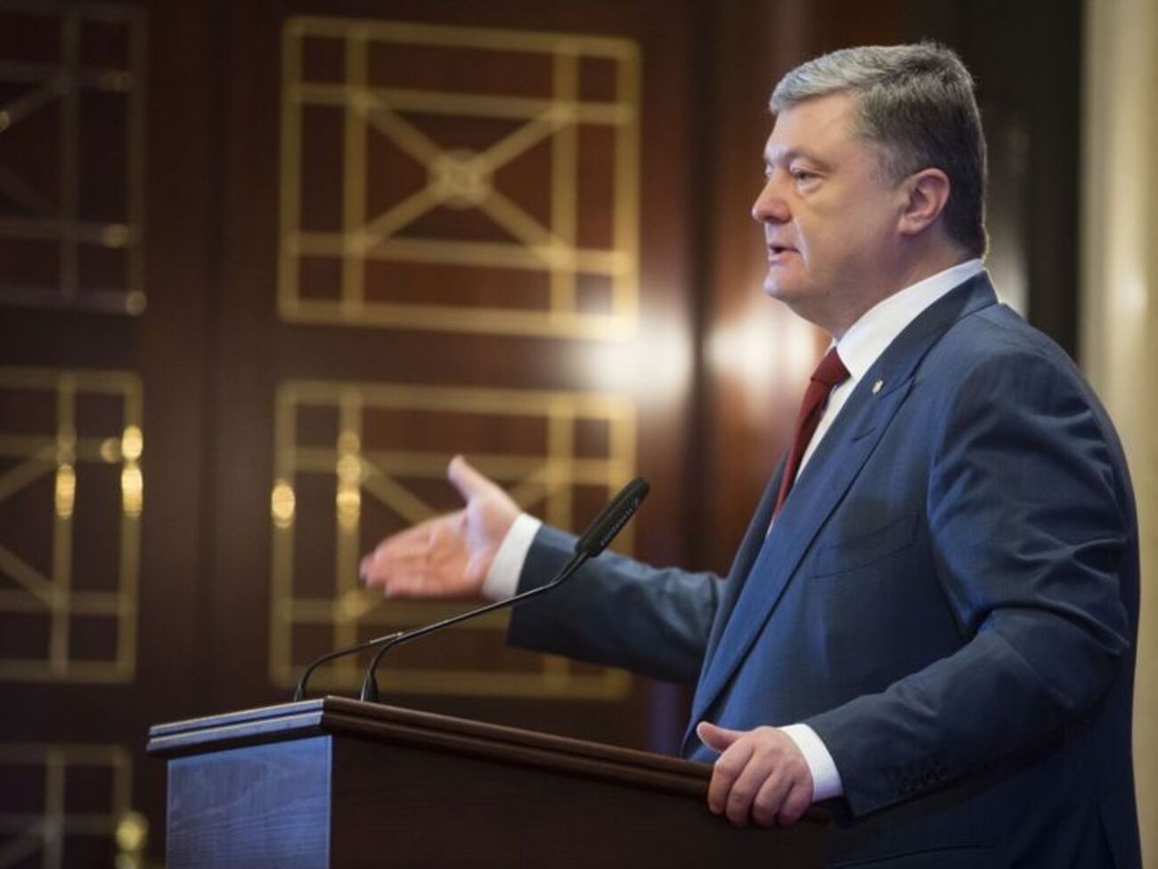 Порошенко: Потрібна чесна дискусія з нашими іноземними партнерами та асоціаціями бізнесу