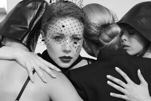 Тина Кароль надела черную вуаль