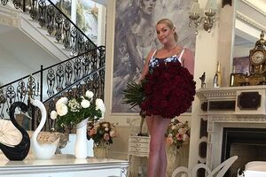 Волочкова: Моя любимая! Танцевала, пела, была моделью. Я такая счастливая мама! Ариша! Я горжусь тобой!