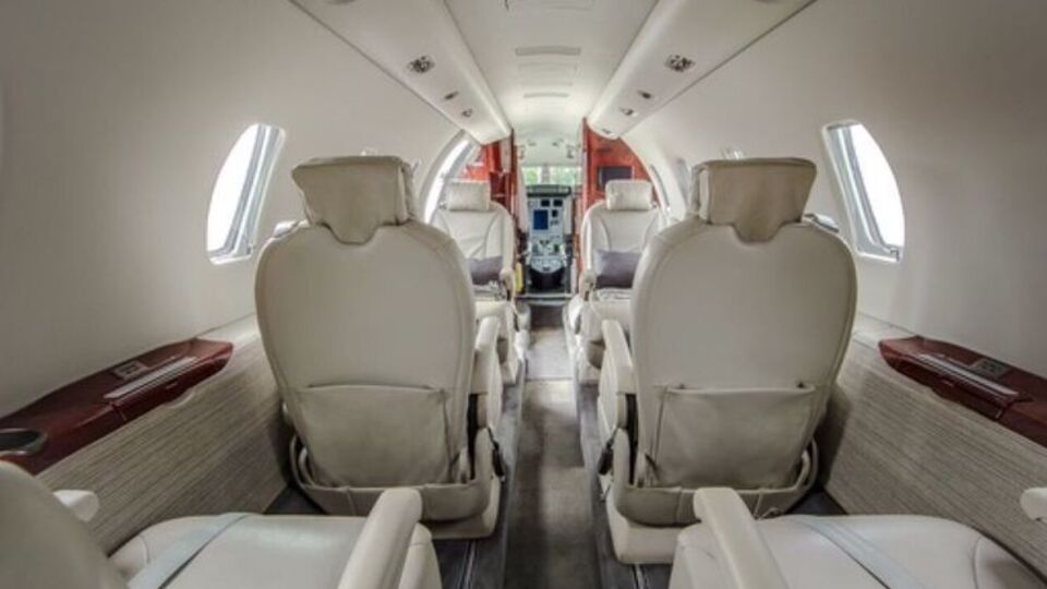 Каплін виклав у Facebook фотографії літака