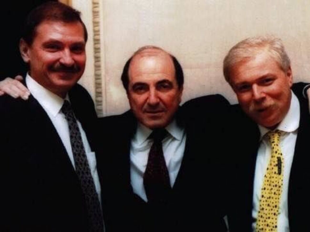 Глушков (слева) много лет работал с Березовским (в центре)