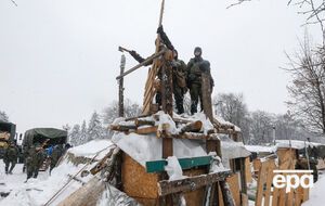 Семенченко заявил, что вынес личные вещи протестующих, чтобы их не забрали правоохранители