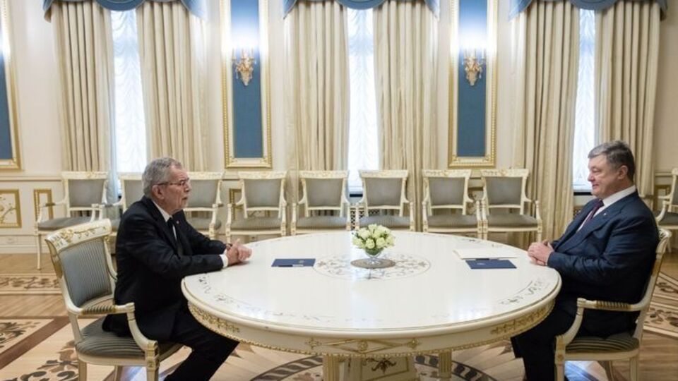 Президенти України та Австрії обговорили ситуацію на Донбасі