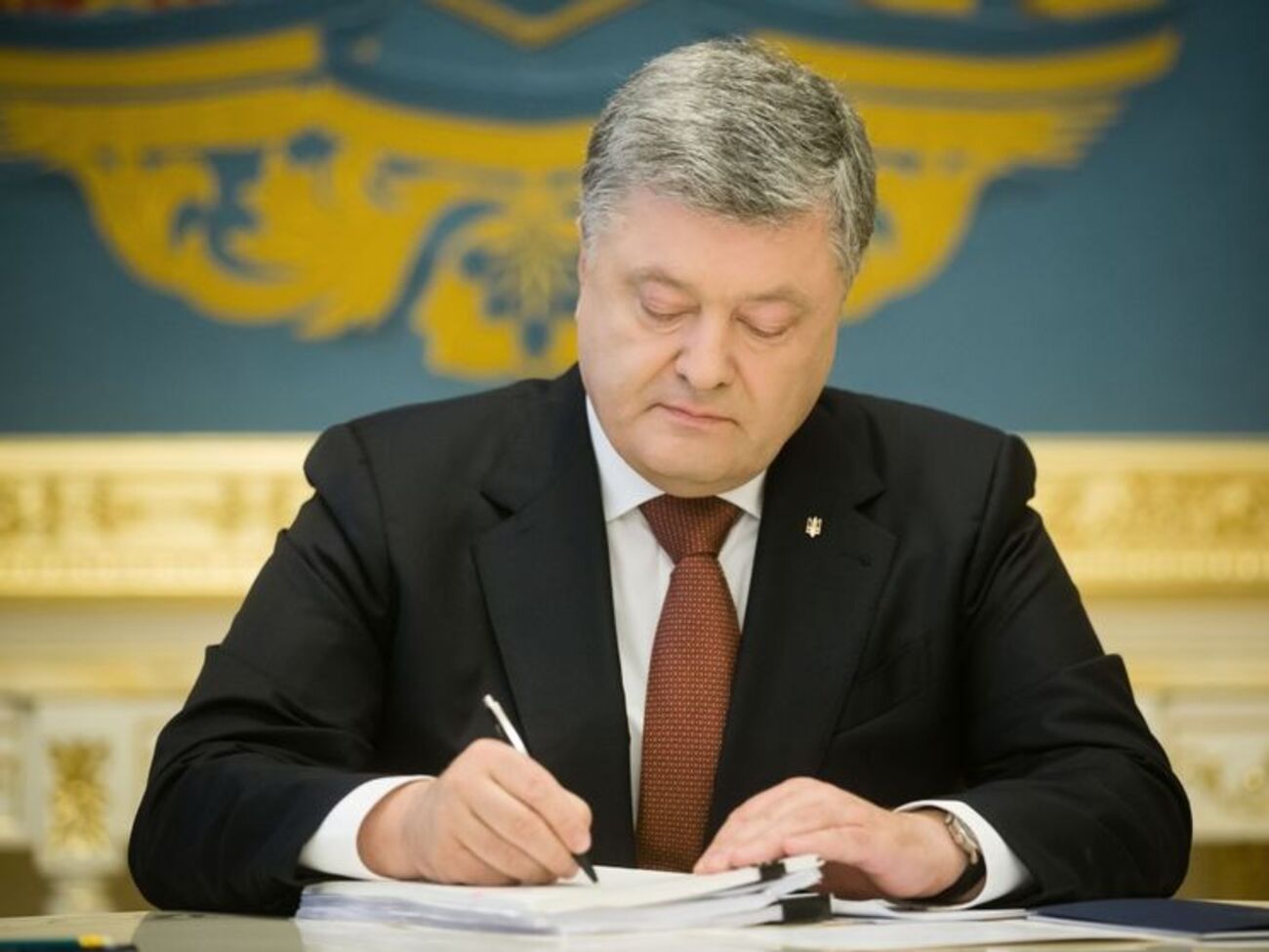 Порошенко внес законопроект в парламент в феврале