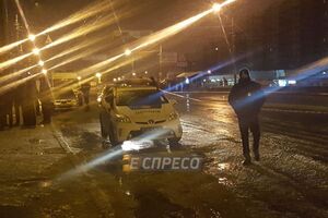 Предположительно, в полицейских бросили гранату