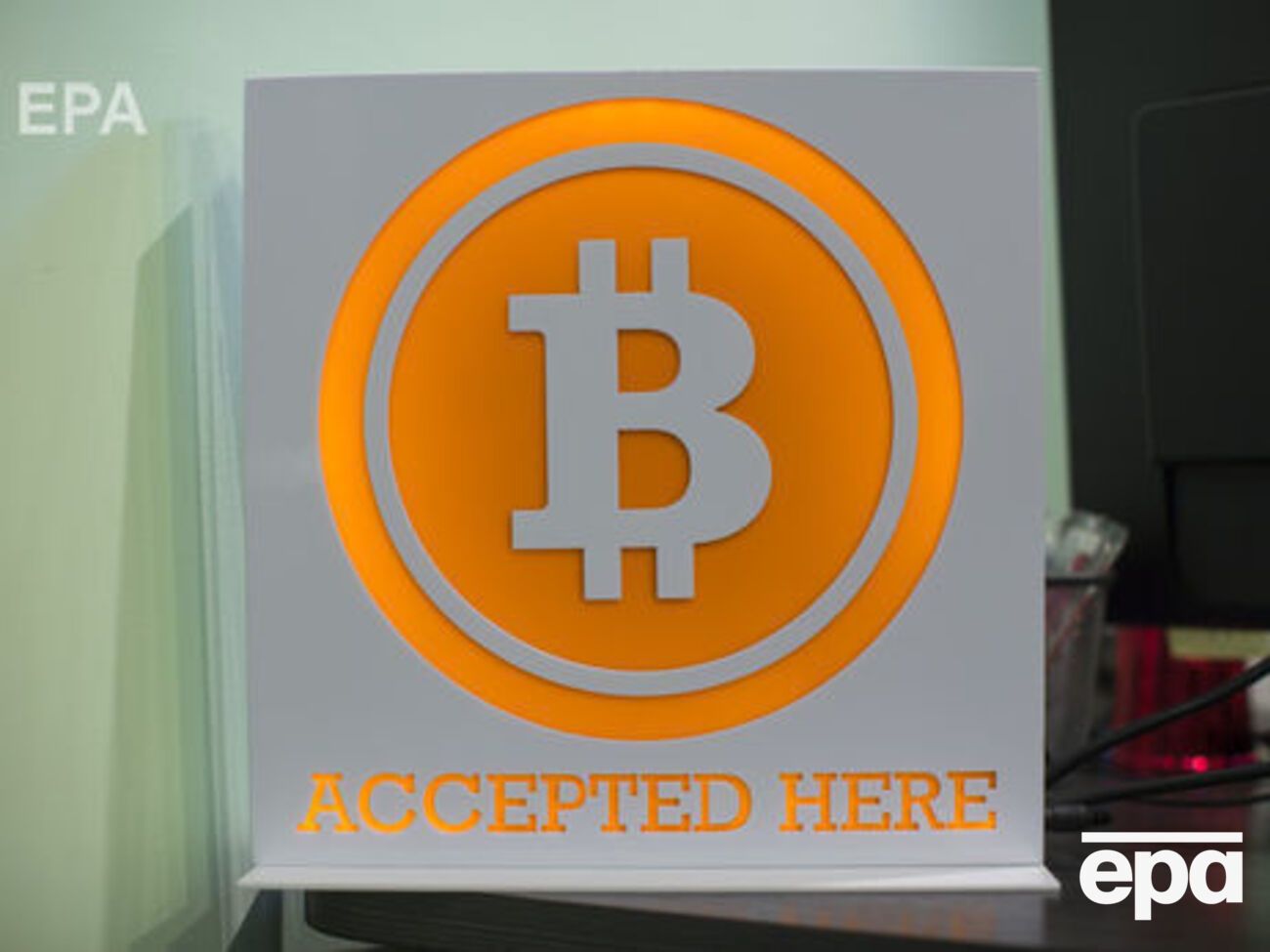 Биткоин опустился ниже отметки в $8 тыс. впервые с середины февраля