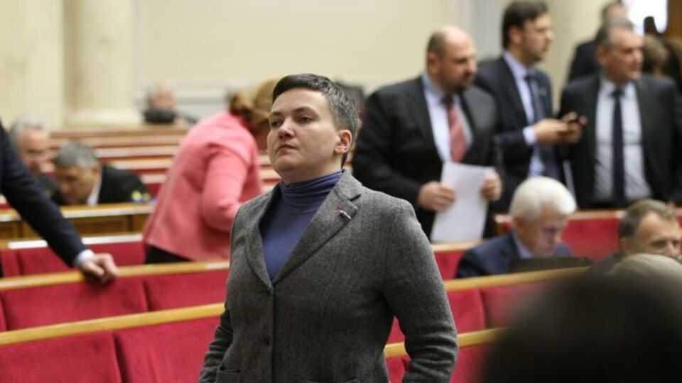 До голосования за исключение Савченко из комитета присутствующий в Раде генпрокурор Юрий Луценко заявил, что нардеп планировала провести теракт