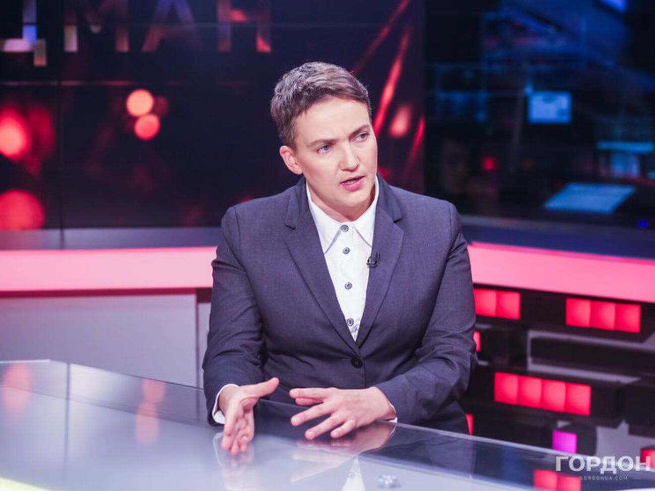 Савченко: Ті, хто в командуванні, завжди грають під владу, а влада завжди грає під Росію, і вони просто вбивають свій народ