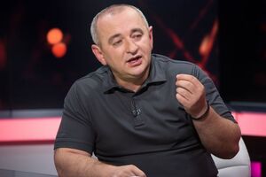 Матіос: Компашку напівісториків, напівгеографів, напівневігласів "Бігус і Ко" чомусь не цікавить, на яку суму бюджет України продірявився завдяки Клименку