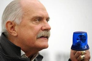 Михалкова обстежили лікарі