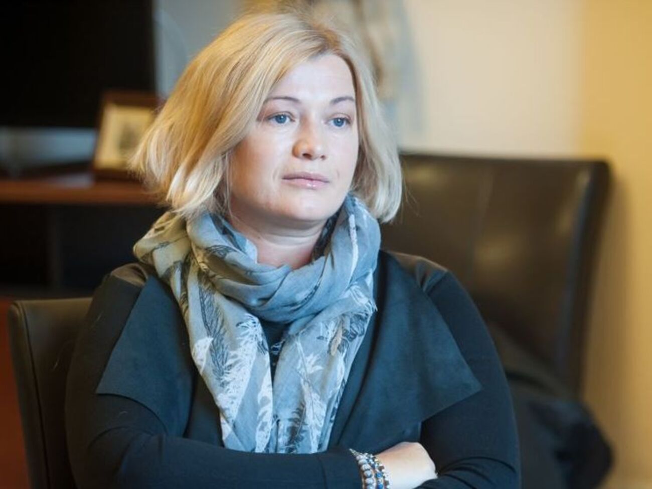 Среди заложников и политзаключенных есть разные люди, к сожалению. Но несмотря ни на что, мы должны освободить всех