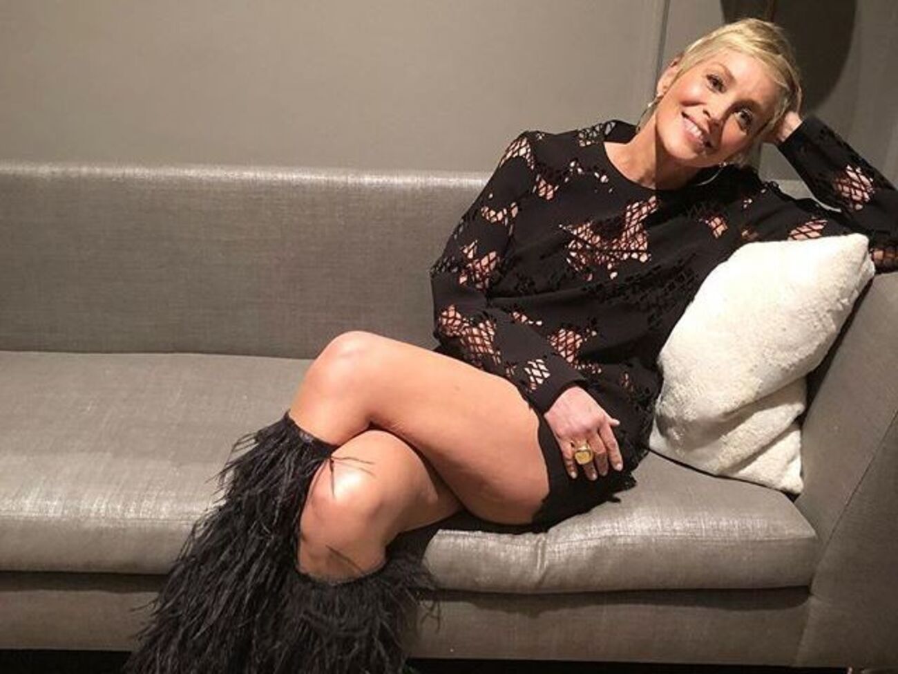 Стоун показала, как обставлен ее дом