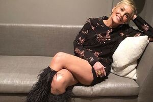 Стоун показала, как обставлен ее дом