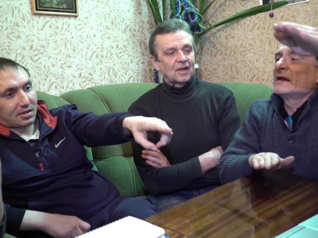 (Зліва &ndash; направо) Вакарук, Ашихін та Ілюхін розповіли про деталі побуту в "таємній в'язниці" СБУ