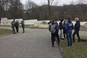 Націоналісти Львівської області: Ми простягаємо руку нашим друзям-полякам, але попереджаємо, що наша рука перетвориться на кулак, як тільки ви спробуєте посягнути на нашу землю