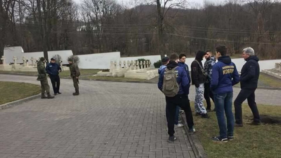 Націоналісти Львівської області: Ми простягаємо руку нашим друзям-полякам, але попереджаємо, що наша рука перетвориться на кулак, як тільки ви спробуєте посягнути на нашу землю