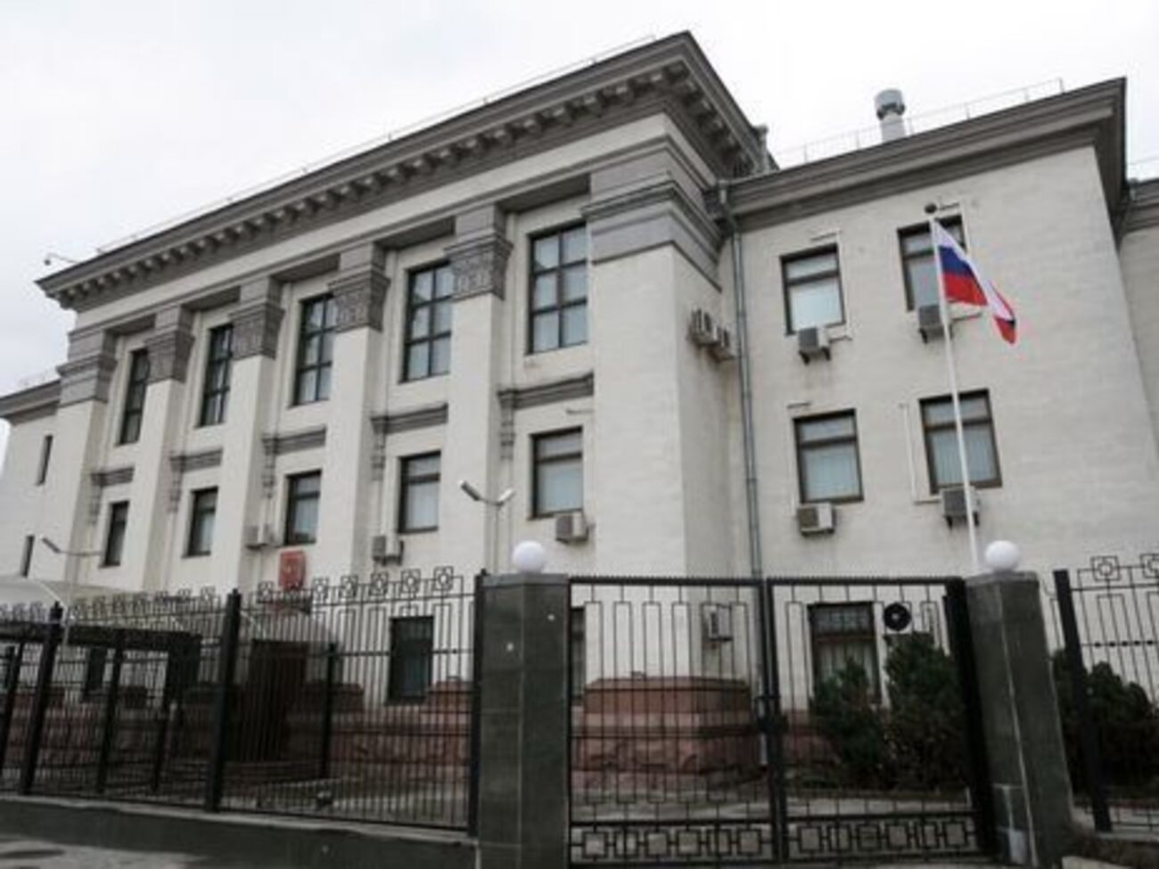 Посольство Росії в Україні: Уся відповідальність за порушення прав російських громадян ляже на українську сторону
