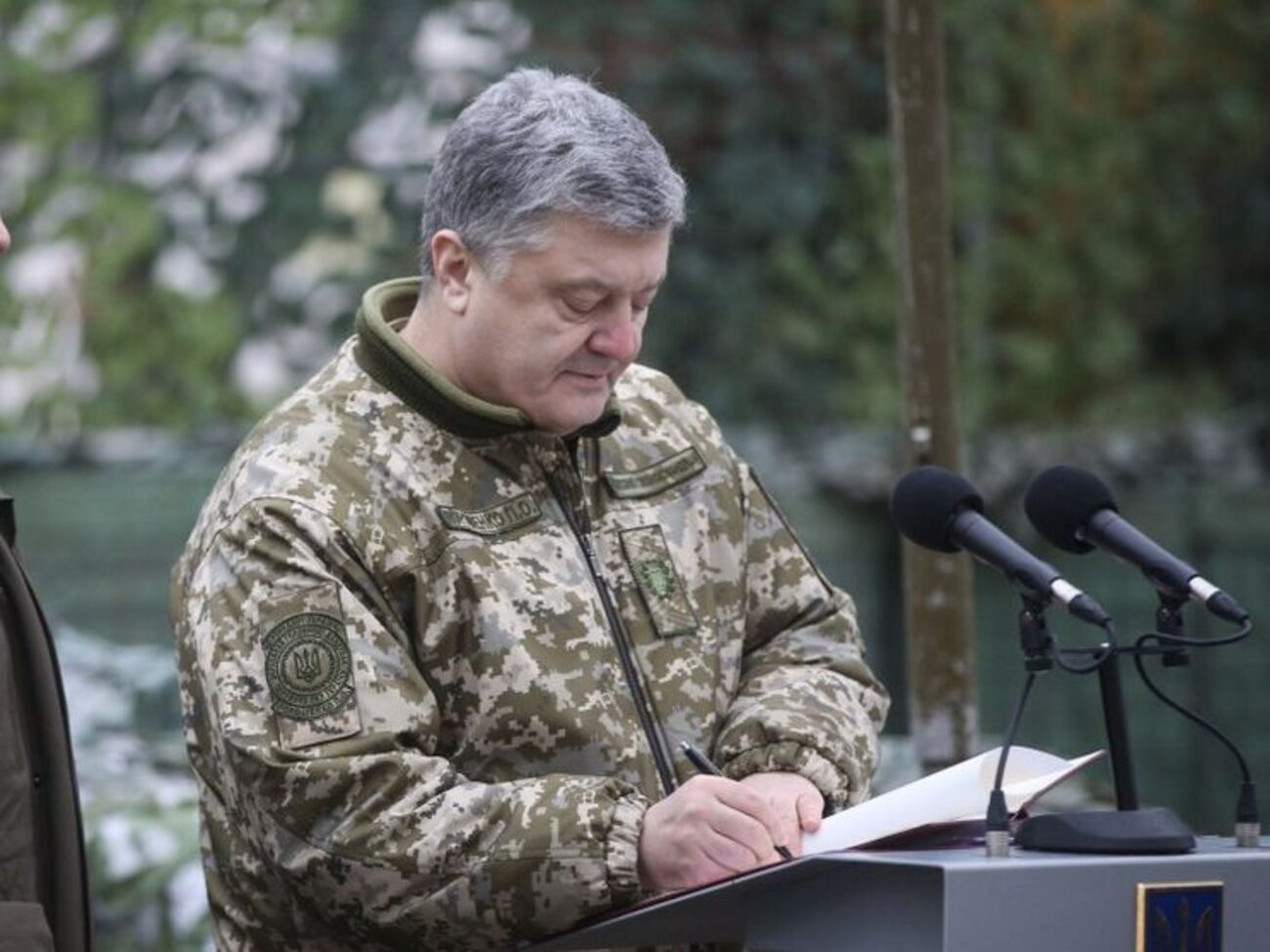 О "девяти граммах свинца" Порошенко сказал 16 марта