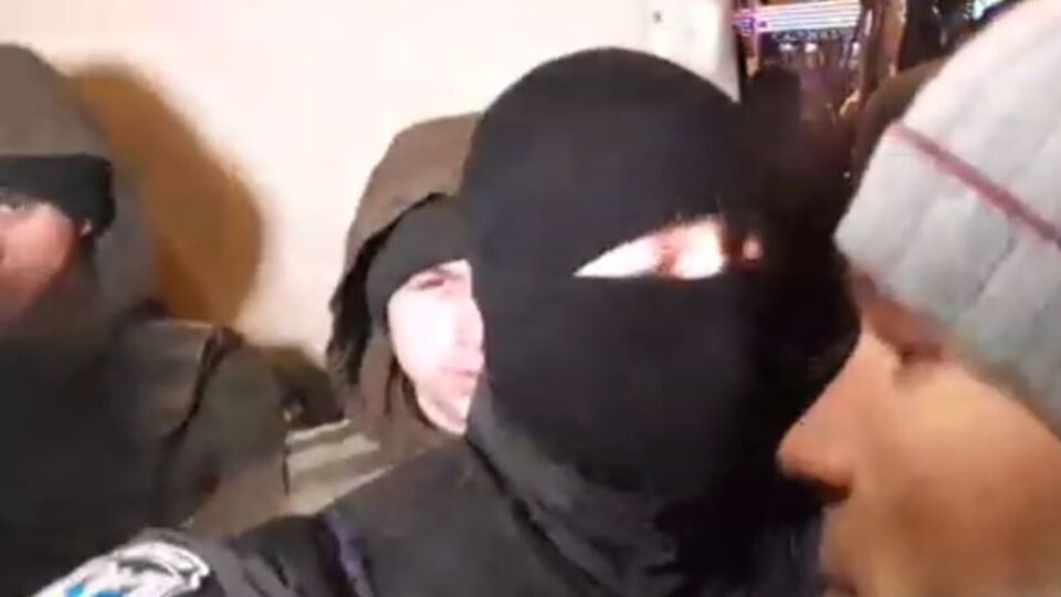 На месте событий присутствуют полицейские