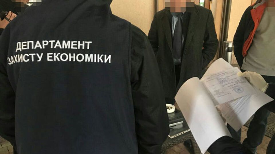 Чиновника задержали 16 марта