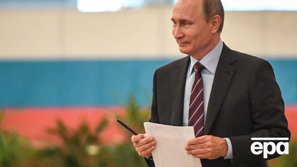 На предыдущих выборах Путин не приезжал на участок так рано, как сегодня