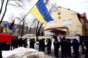 Бутусов: Консульства Росії треба закривати і якомога швидше