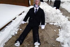 На Майдані спалили опудало Путіна