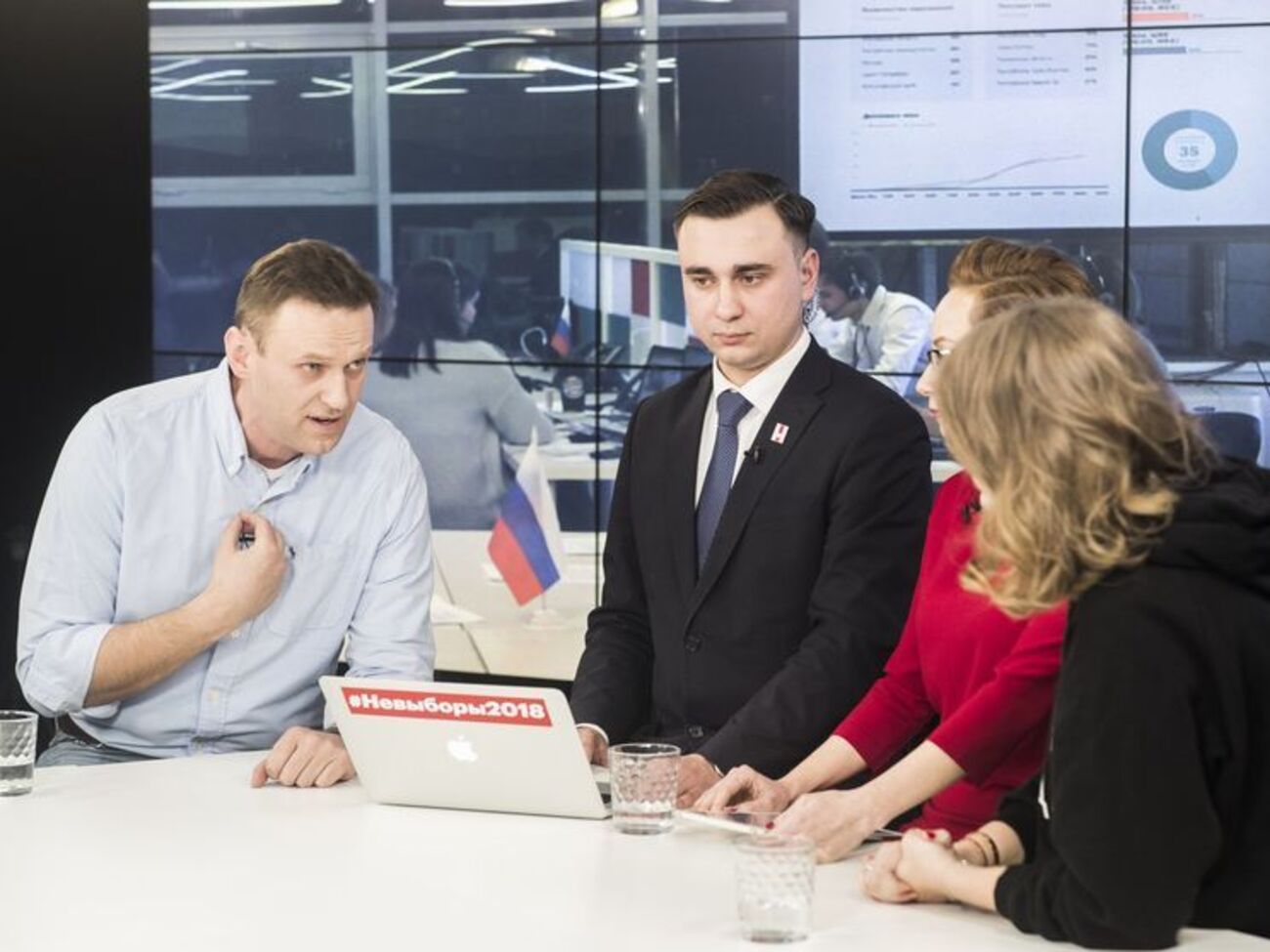 Навальний і Собчак провели дебати в ефірі "Навальный LIVE"