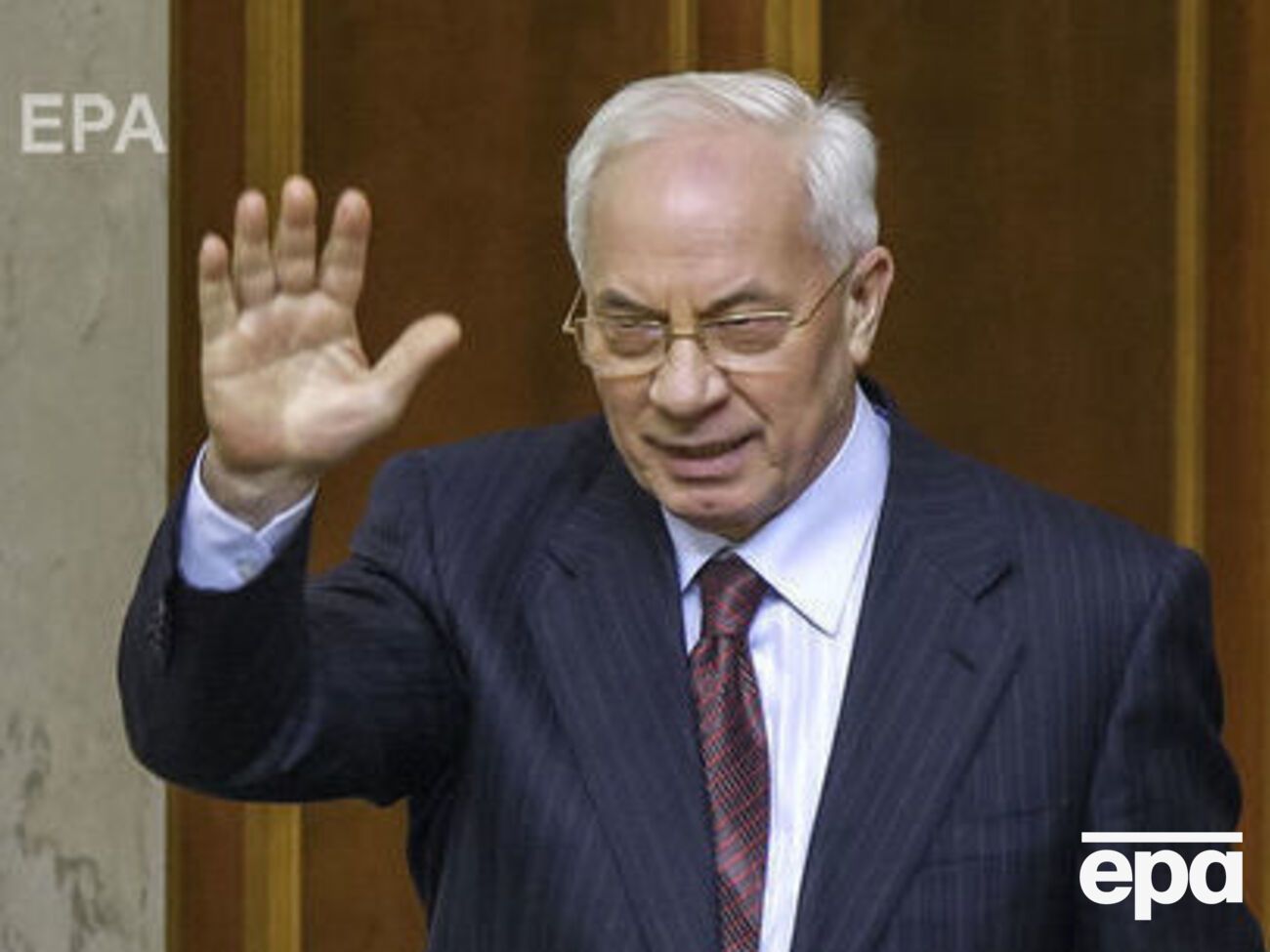 Азаров заявив, що регулярно дістає погрози