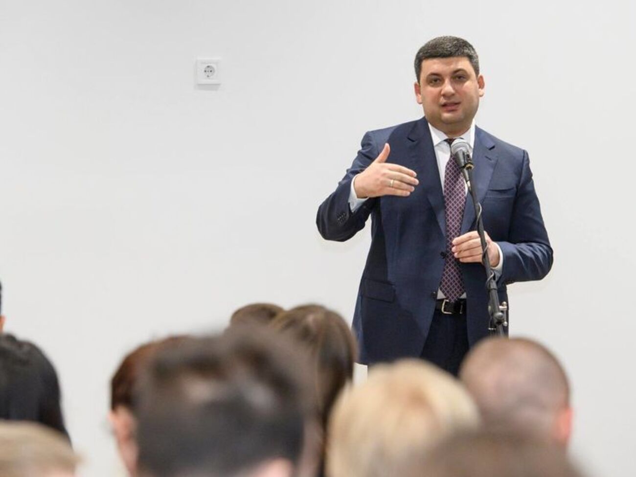 Гройсман обіцяв "не давати спуску" неплатникам аліментів