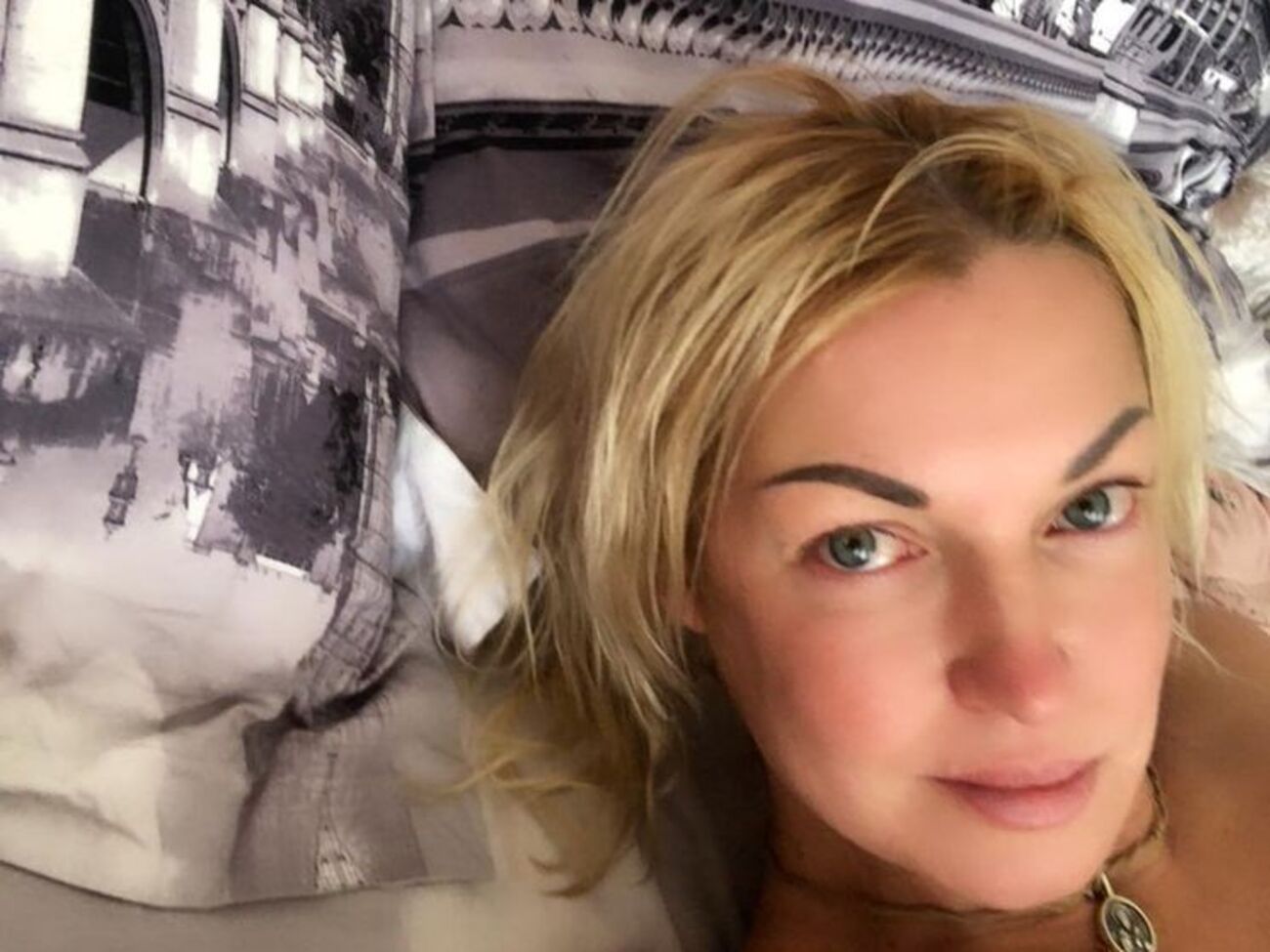 Волочкова: Дорогие мои! Только для вас стараюсь! Чтобы радовать вас моей красотой