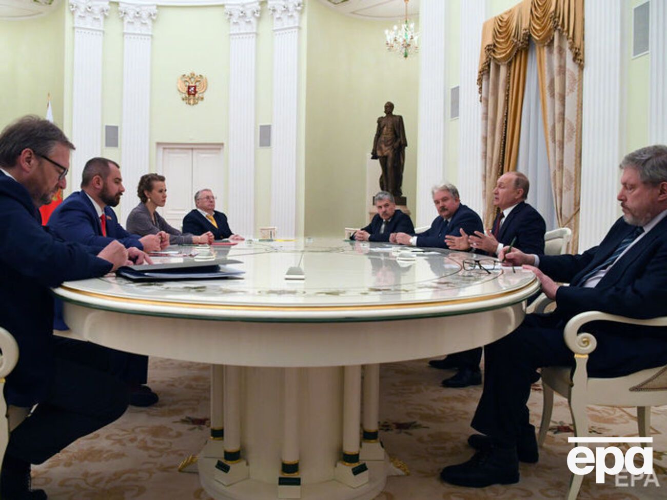 Сьогодні Путін зустрівся зі своїми колишніми суперниками