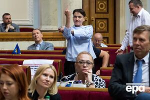 Ірина Луценко: Савченко – це дама в червоному капелюсі, на яку суспільство зараз звертає увагу