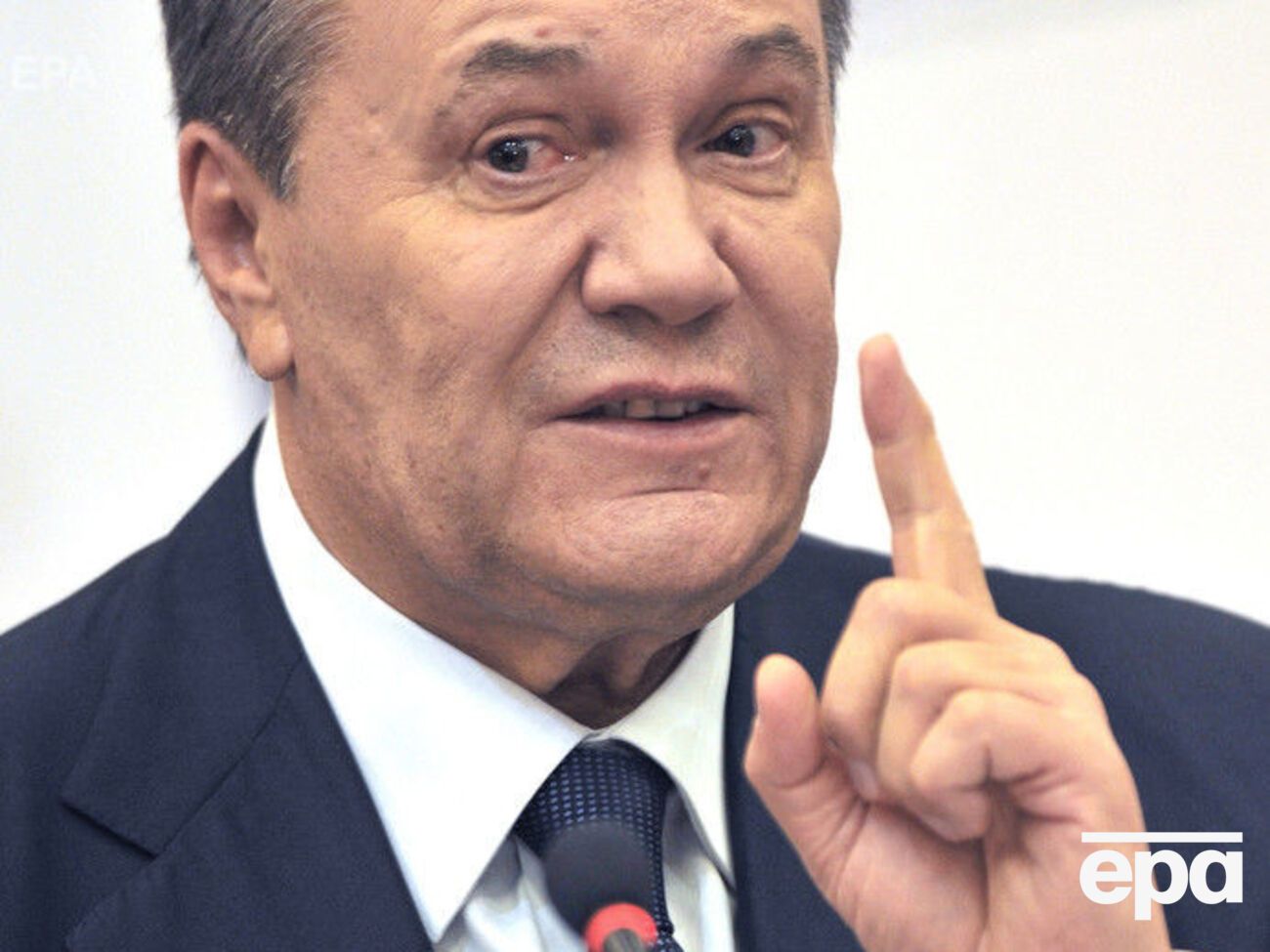 Янукович: Порошенко обіцяв припинити війну за лічені дні