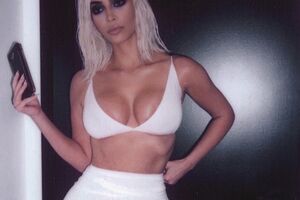 Кардашян экспериментирует с волосами