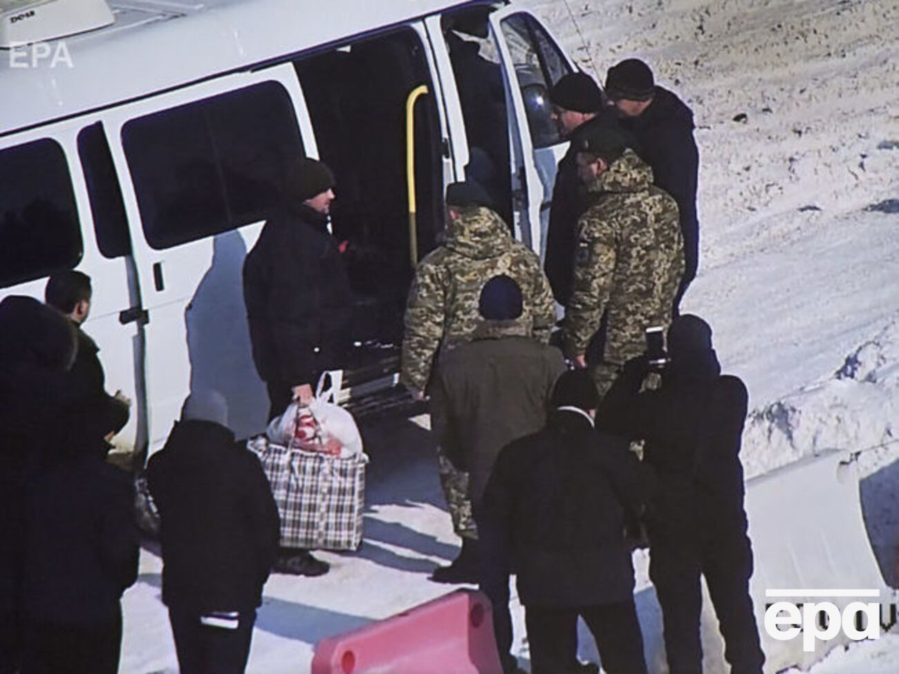 Двоє прикордонників повернулися сьогодні в Україну