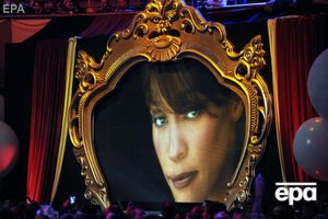 Чоловік Г'юстон поставив під сумнів офіційну причину її смерті