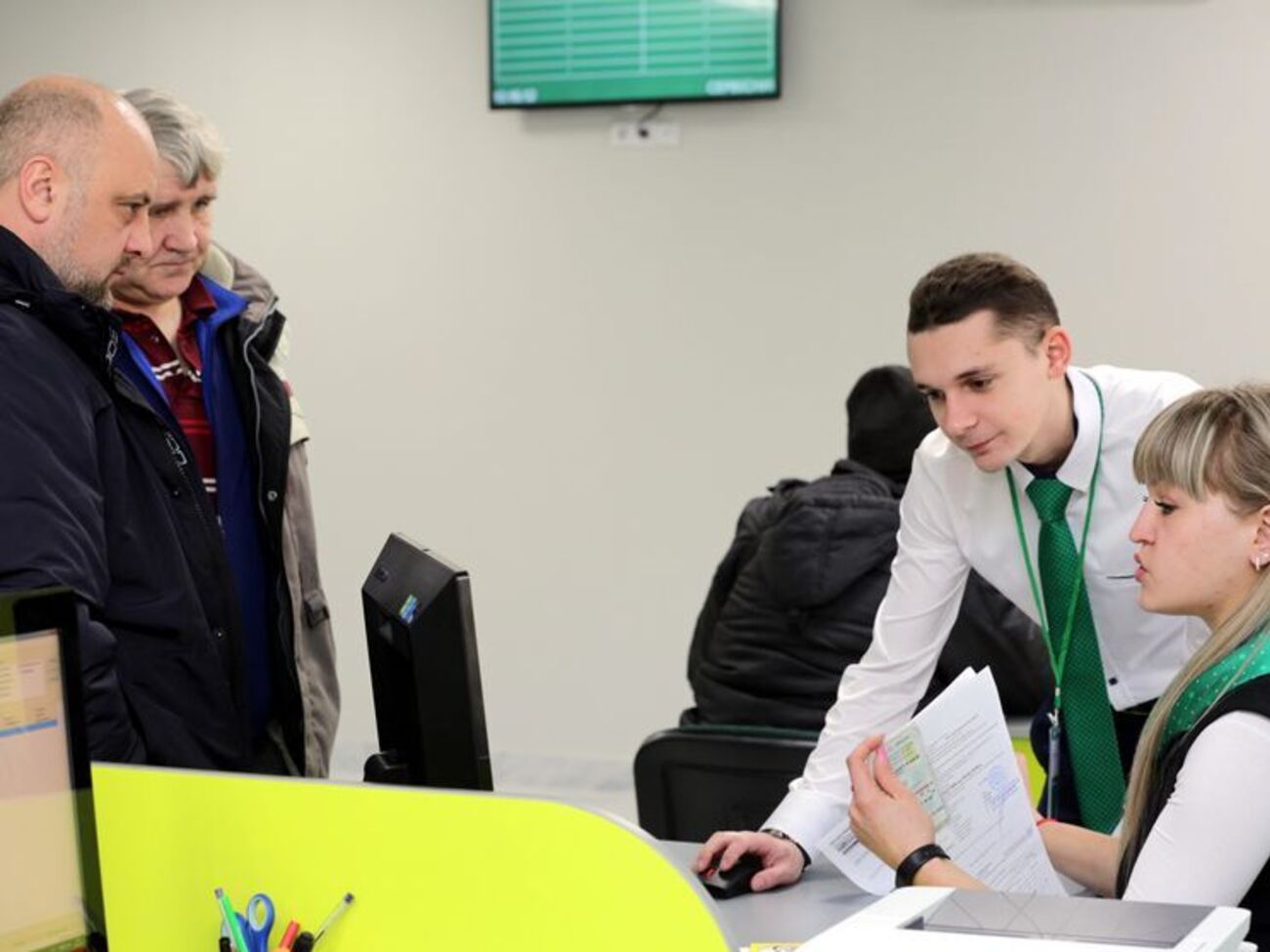 Для иностранцев появилась возможность сдавать ПДД на английском