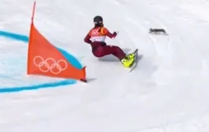 Белка "подрезала" сноубордистку