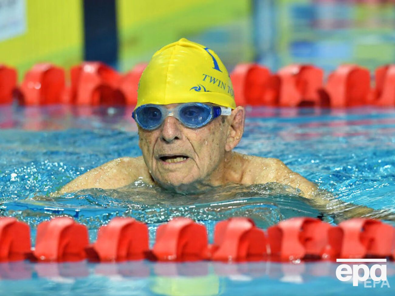 Джорджу Коронесу в апреле исполняется 100 лет