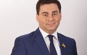 Дмитра Лубінця обрано до Ради за мажоритарним округом у Донецькій області, він входить у фракцію Блоку Петра Порошенка