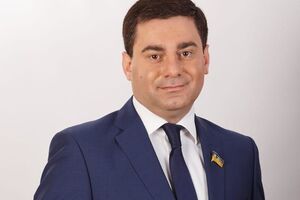 Дмитрий Лубинец выбран в Раду по мажоритарному округу в Донецкой области, входит во фракцию Блока Петра Порошенко