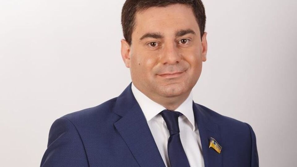 Дмитрий Лубинец выбран в Раду по мажоритарному округу в Донецкой области, входит во фракцию Блока Петра Порошенко